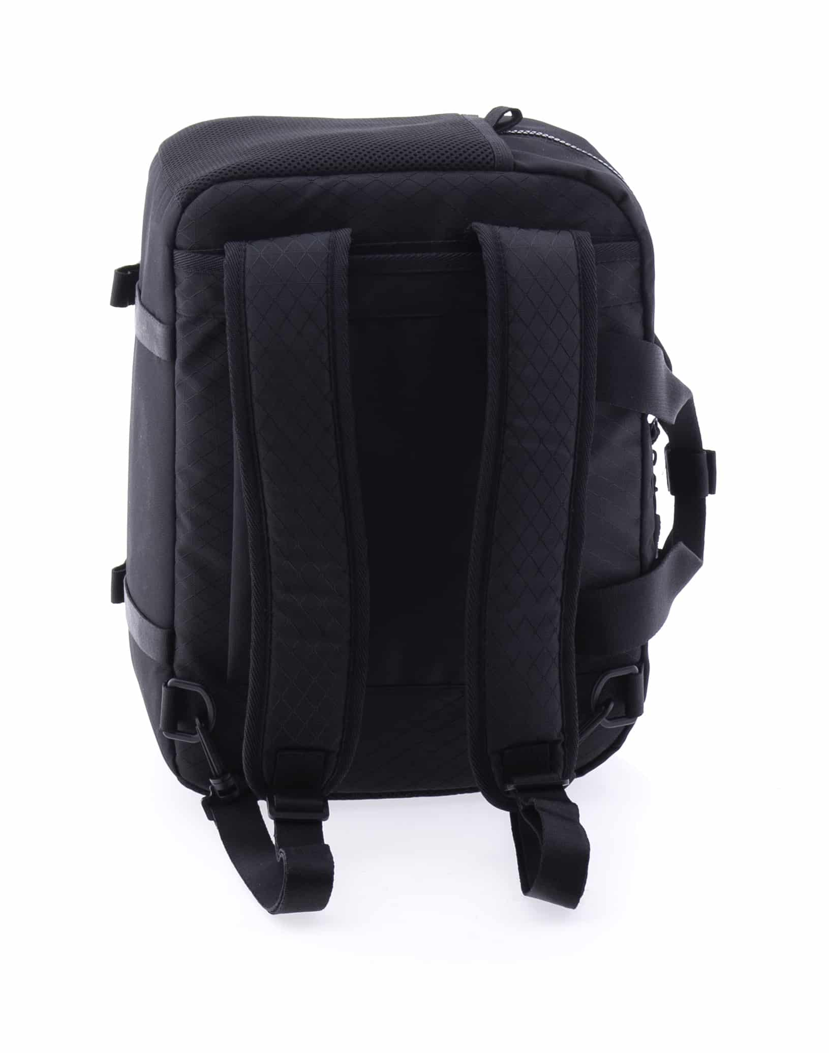 2431504_detrás-mochila